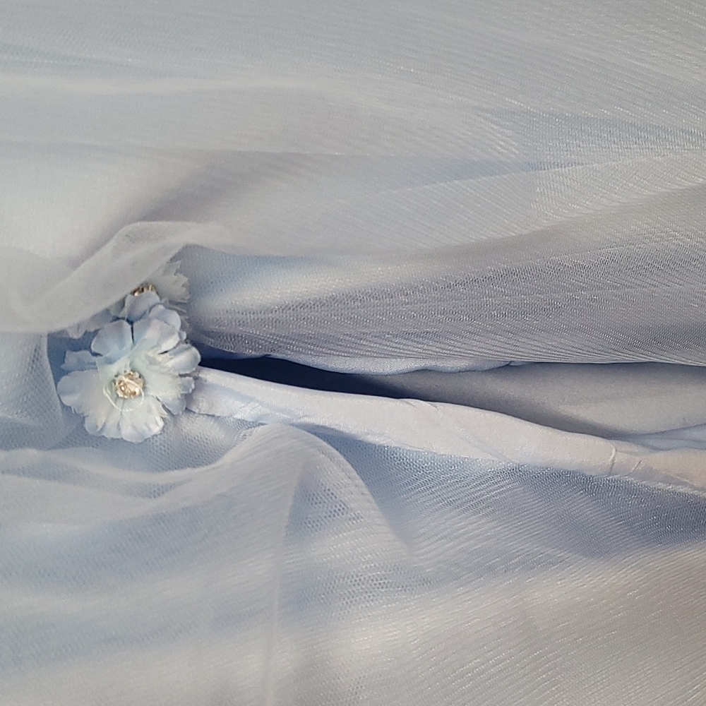 Dress - Picture 4 of 10